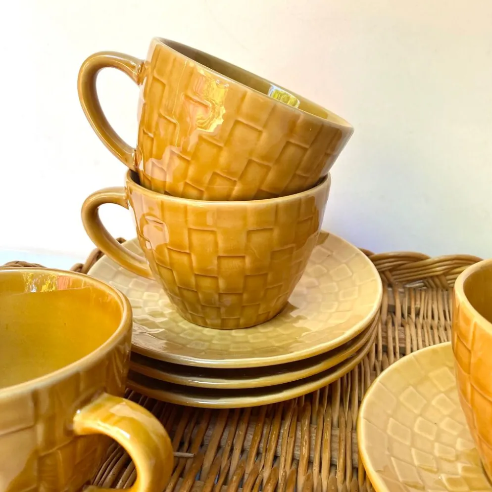 Tasses en grès émaillé