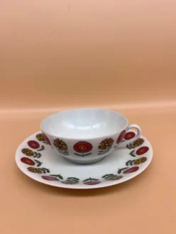 4 tasses en porcelaine 1970