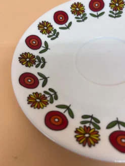 4 tasses en porcelaine 1970