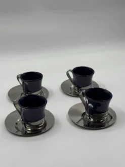 4 tasses à espresso avec supports chromés et soucoupes, Mid-Century Modern