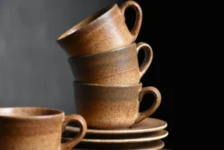4 tasses et soucoupes grès