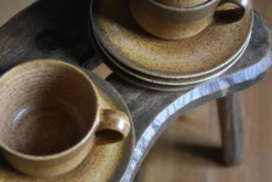 4 tasses et soucoupes grès