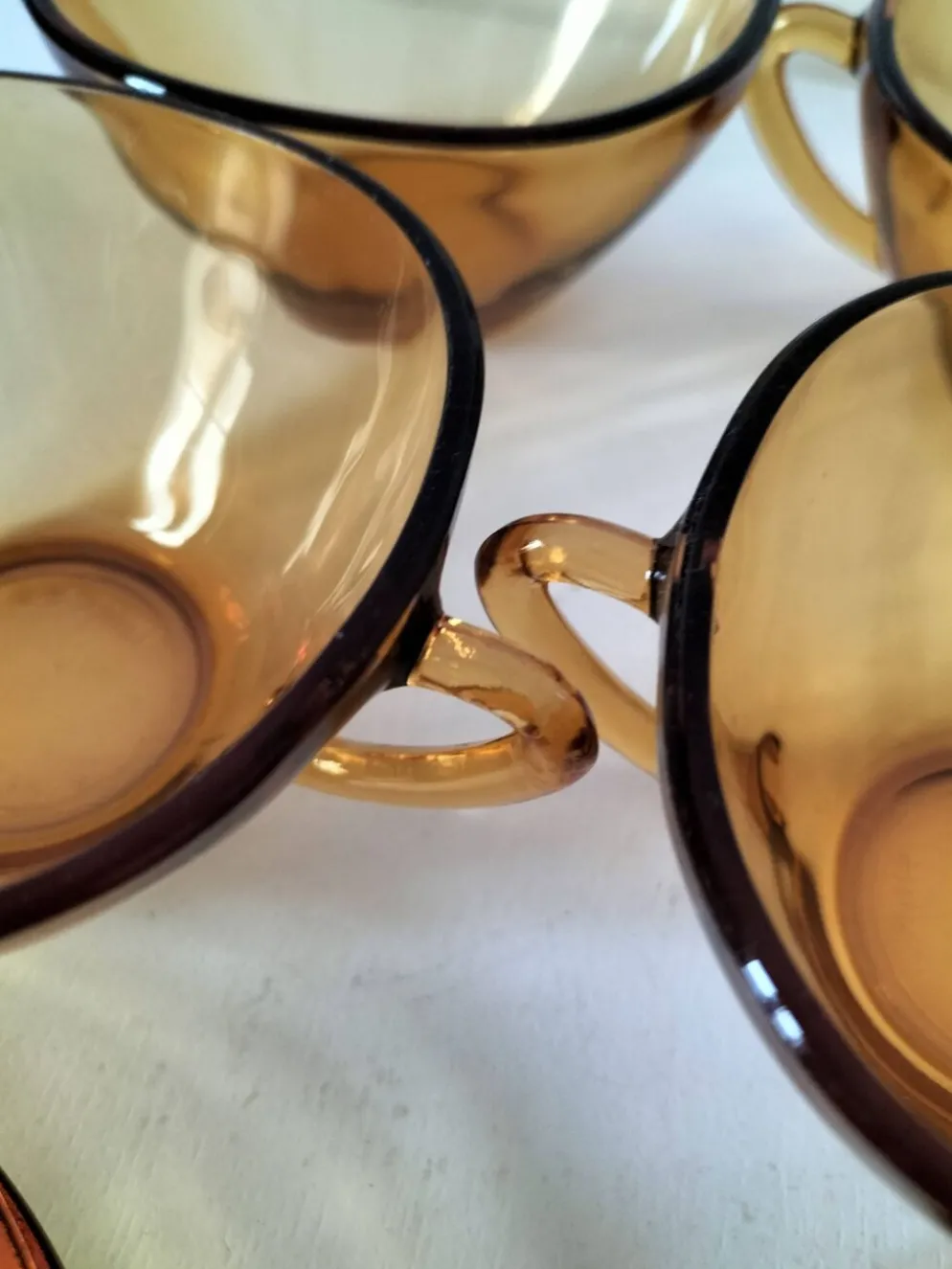 4 tasses et sous-tasses VERECO ambre