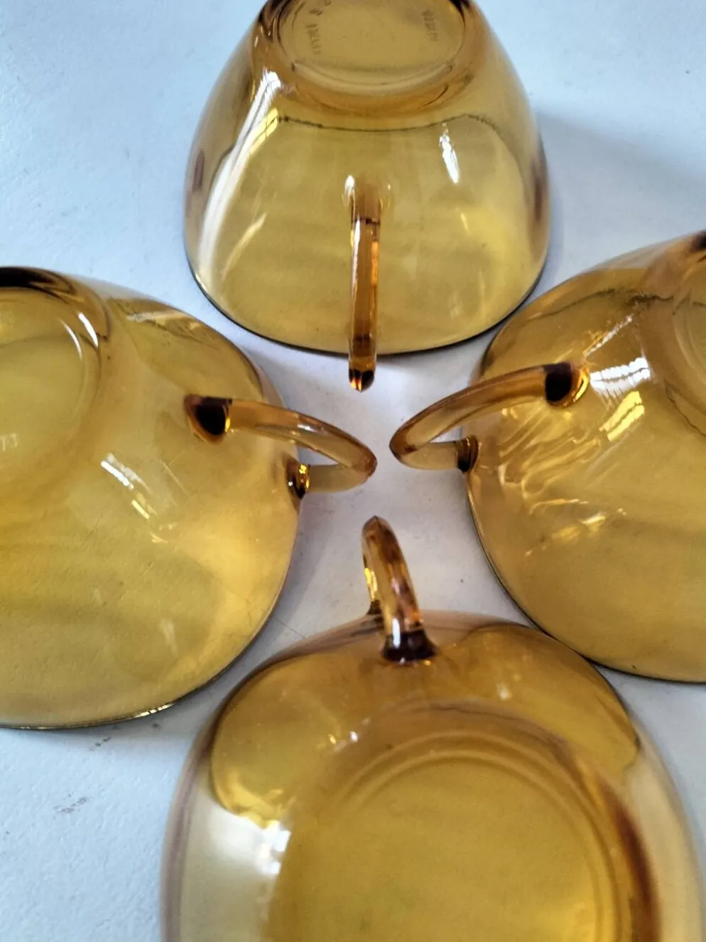 4 tasses et sous-tasses VERECO ambre