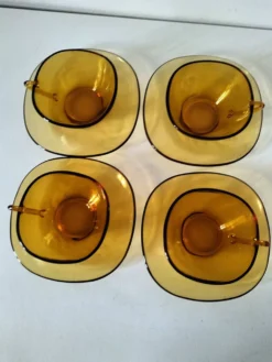 4 tasses et sous-tasses VERECO ambre