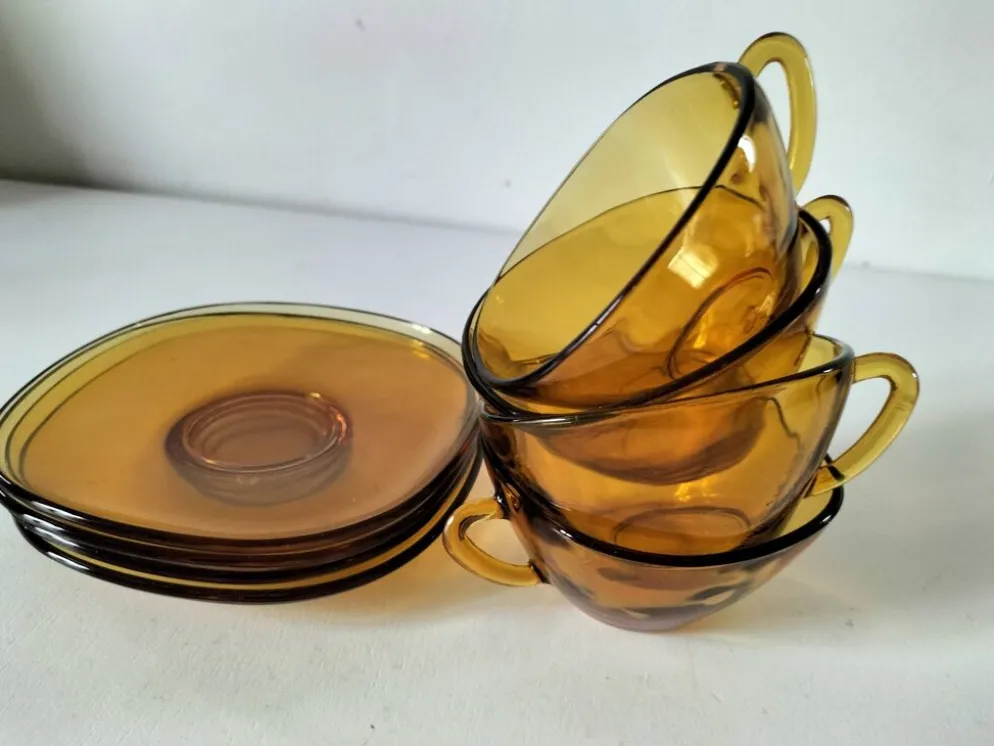 4 tasses et sous-tasses VERECO ambre
