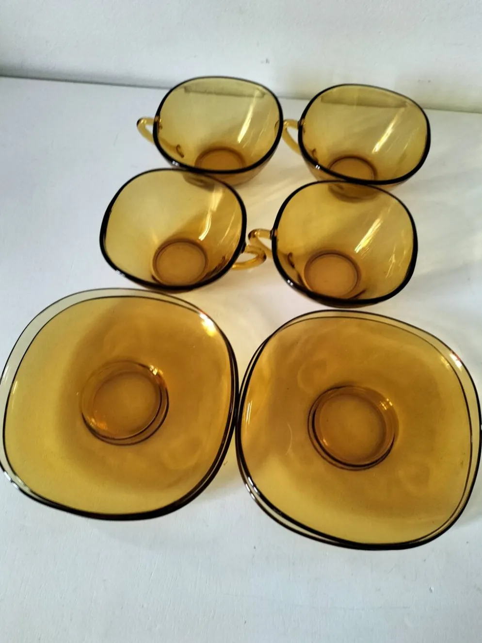 4 tasses et sous-tasses VERECO ambre