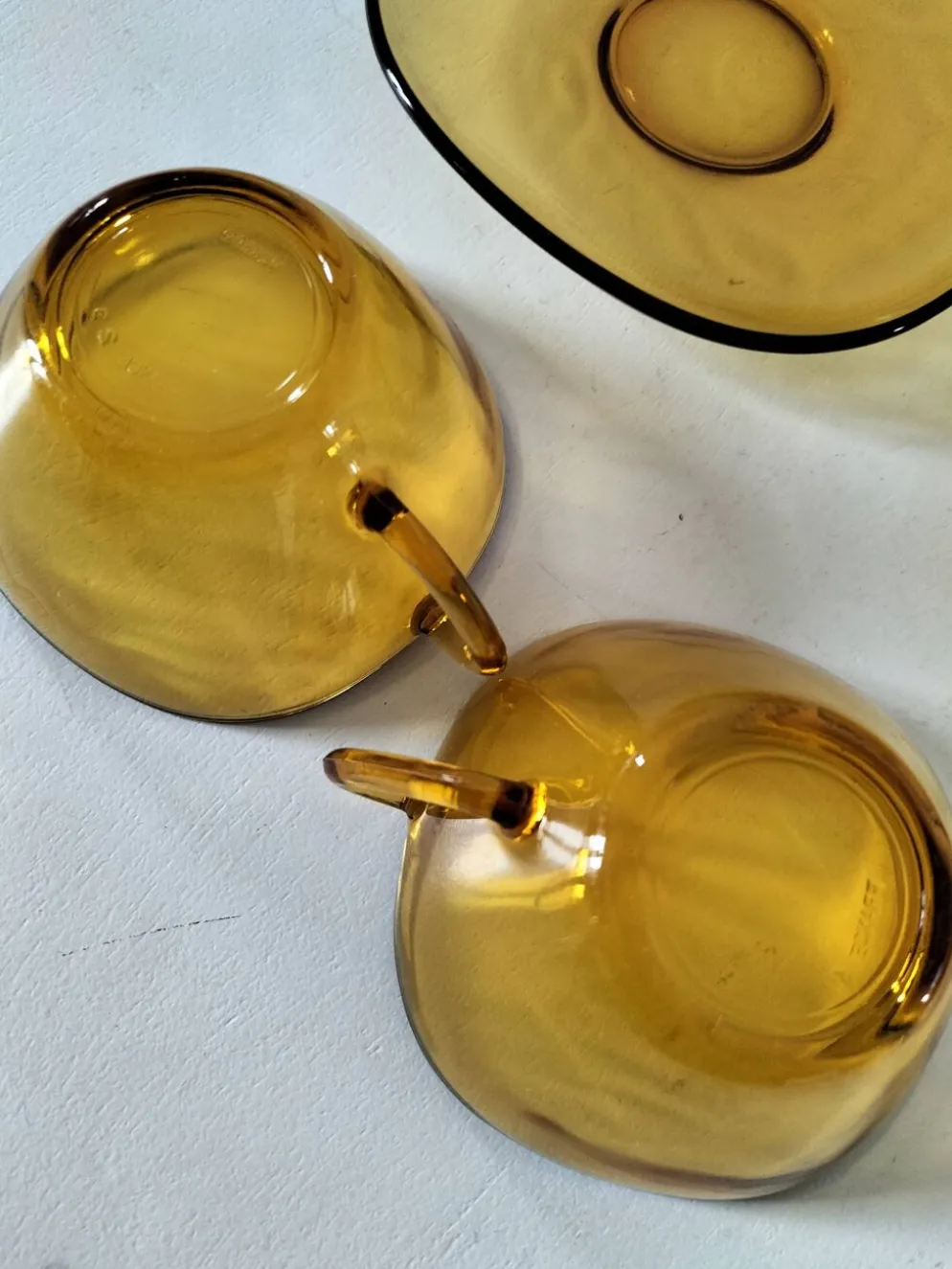 4 tasses et sous-tasses VERECO ambre