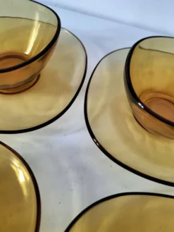4 tasses et sous-tasses VERECO ambre