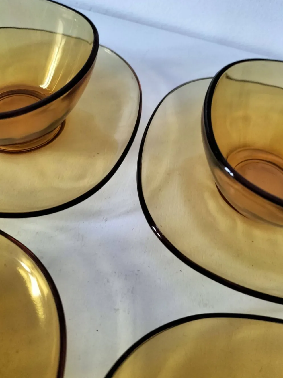 4 tasses et sous-tasses VERECO ambre