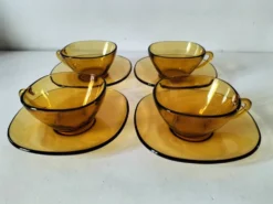 4 tasses et sous-tasses VERECO ambre