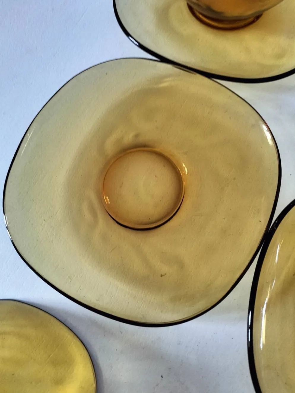4 tasses et sous-tasses VERECO ambre