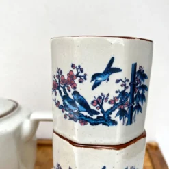 Tasses et théière vintage oiseaux