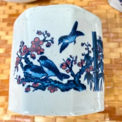Tasses et théière vintage oiseaux