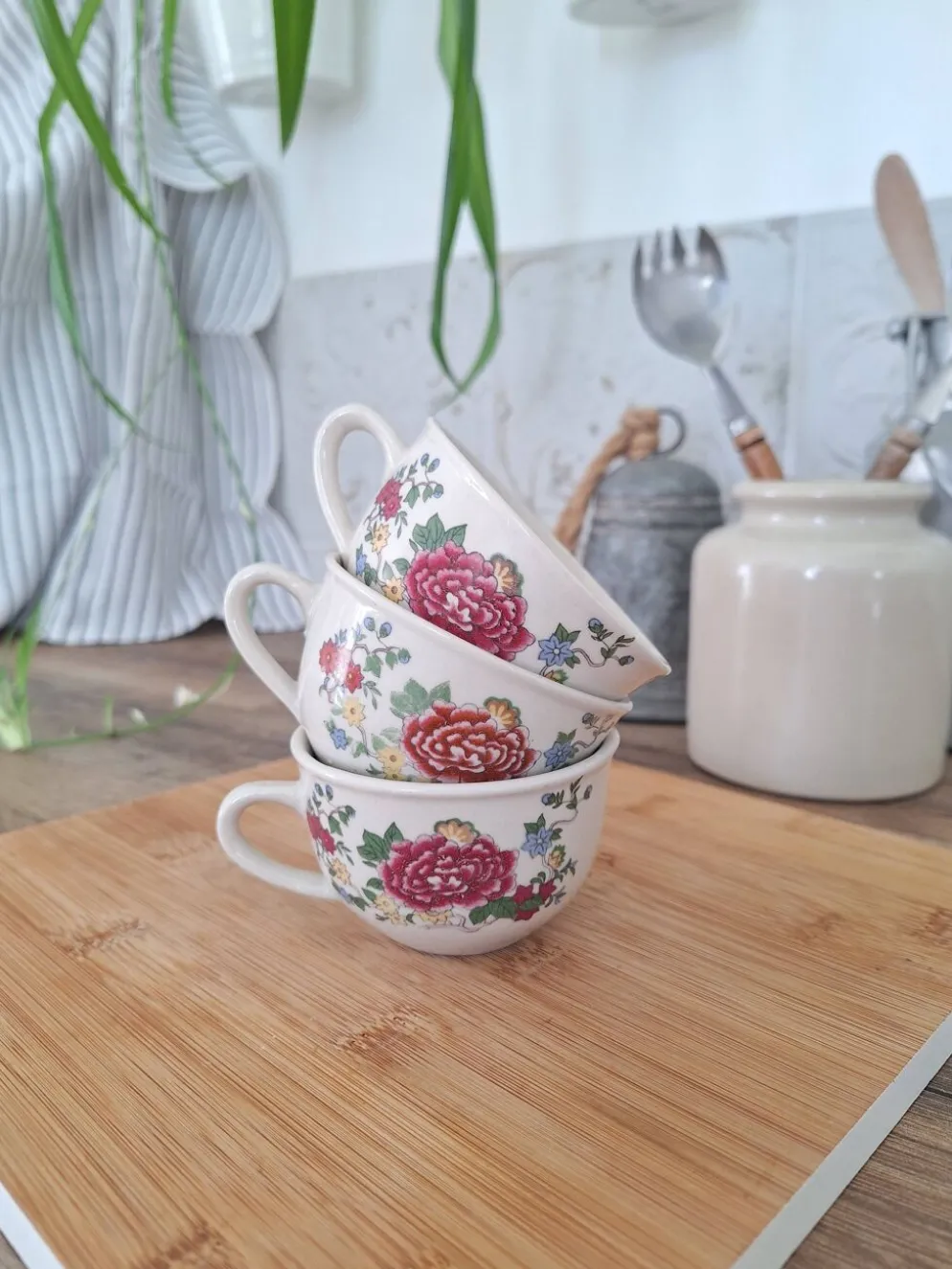 Tasses à fleurs Chi Kiang Stoneware vintage
