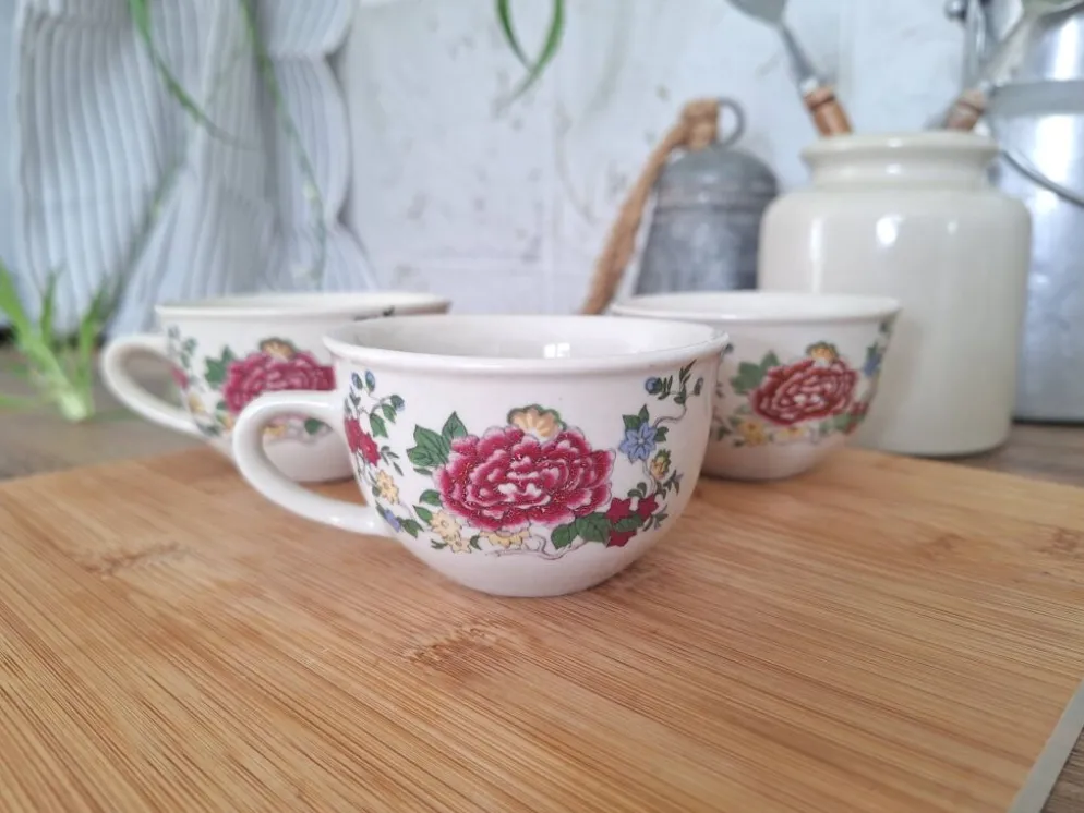 Tasses à fleurs Chi Kiang Stoneware vintage