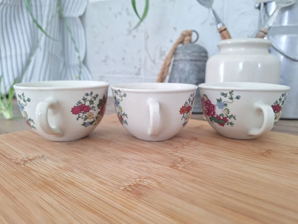 Tasses à fleurs Chi Kiang Stoneware vintage