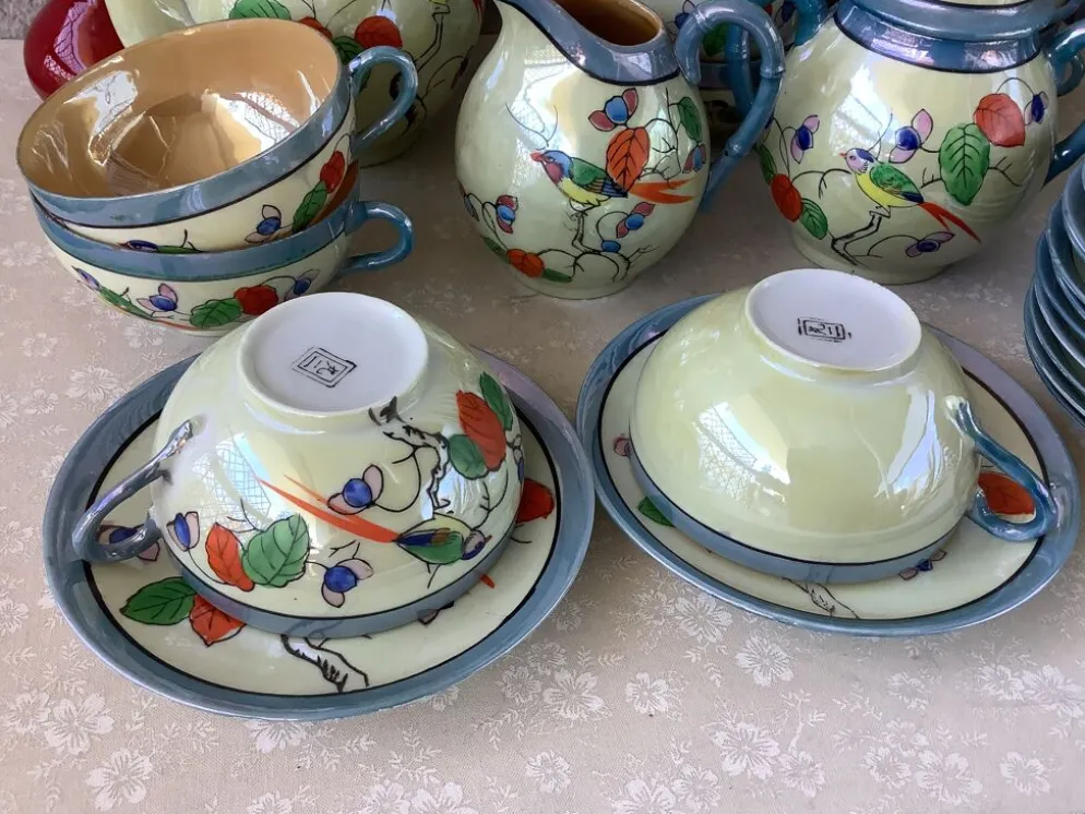 Tasses japonaises en porcelaine coquille d'œuf irisées - Peintes à la mains