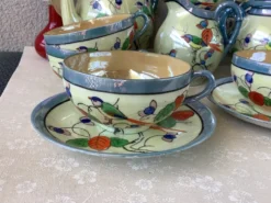 Tasses japonaises en porcelaine coquille d'œuf irisées - Peintes à la mains