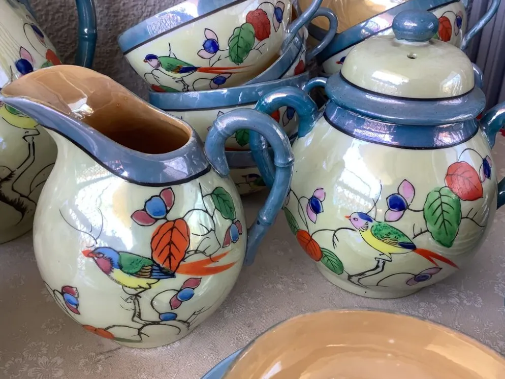 Tasses japonaises en porcelaine coquille d'œuf irisées - Peintes à la mains
