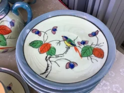 Tasses japonaises en porcelaine coquille d'œuf irisées - Peintes à la mains