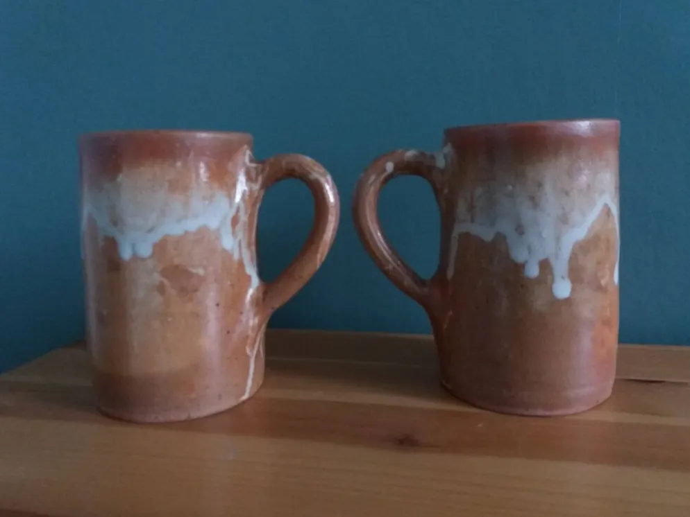 2 tasses mugs en grès émaillé