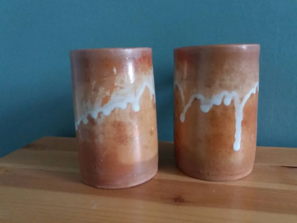 2 tasses mugs en grès émaillé