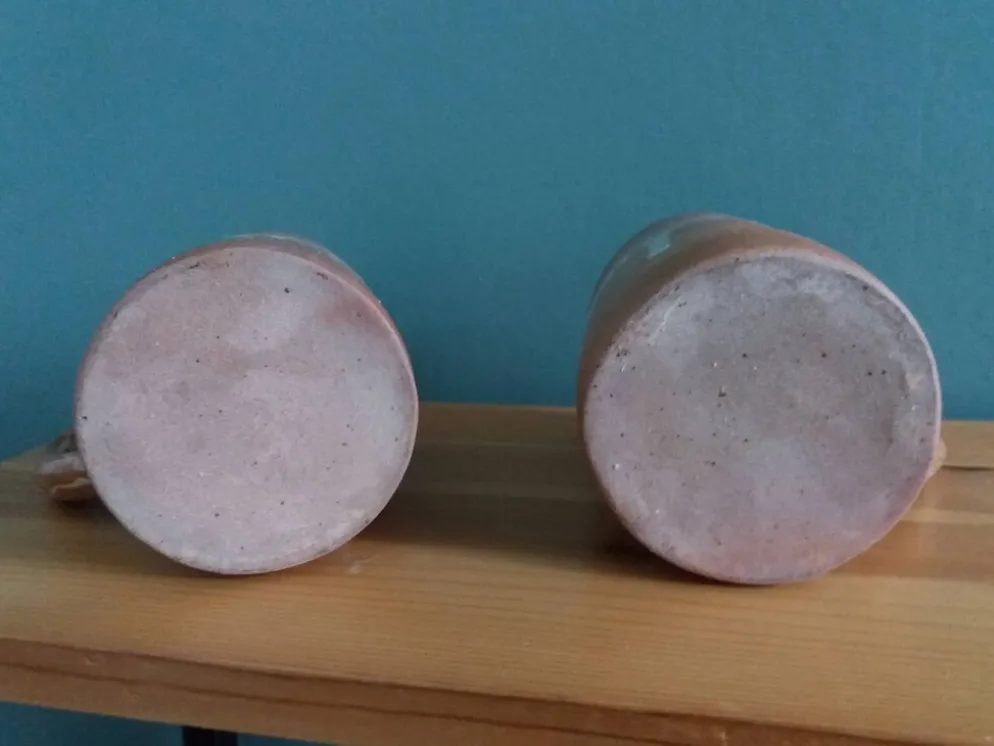 2 tasses mugs en grès émaillé