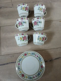 6 tasses + soupes anciennes/ années 50
