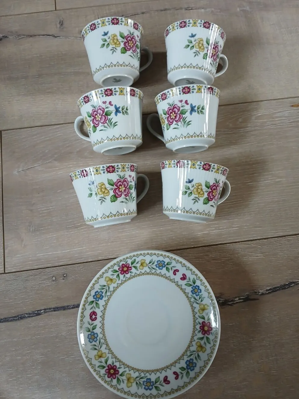 6 tasses + soupes anciennes/ années 50