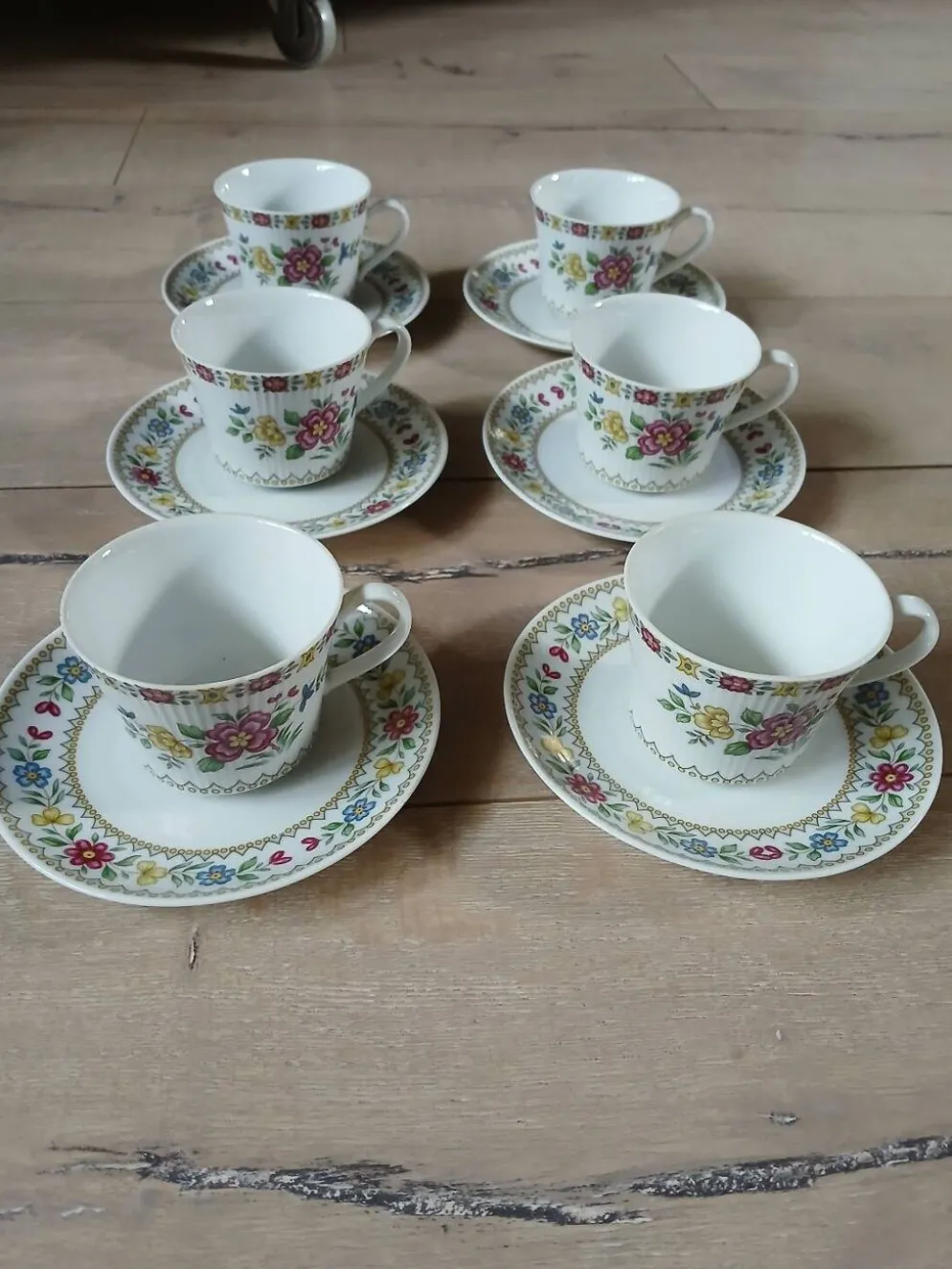 6 tasses + soupes anciennes/ années 50