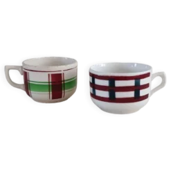 2 tasses terre de fer dépareillées