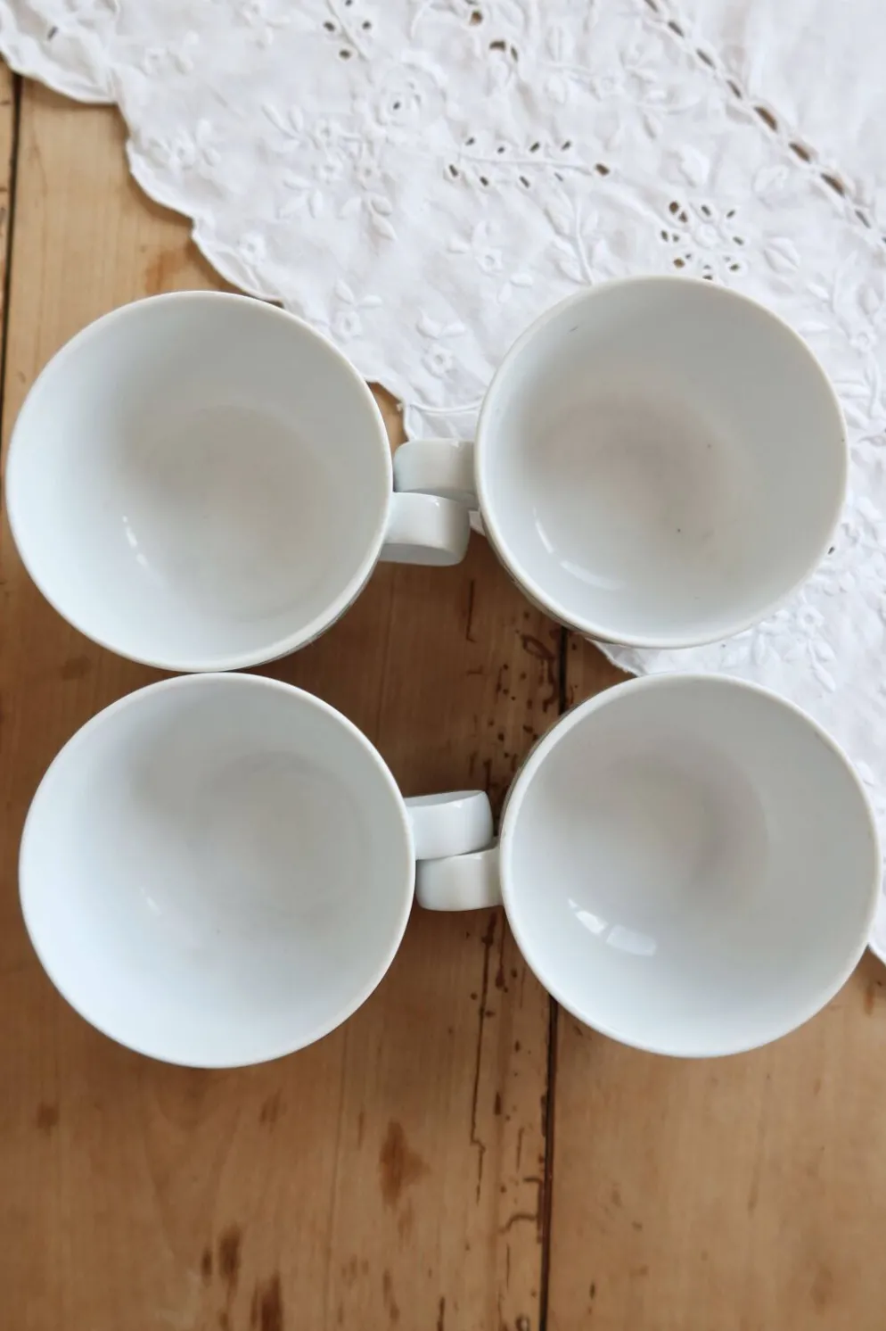 4 tasses à thé vintage porcelaine Table et Couleurs - Modèle framboises
