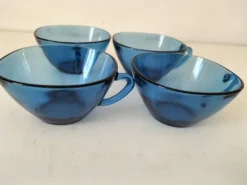 4 tasses Vereco en verre bleu – Années 1970