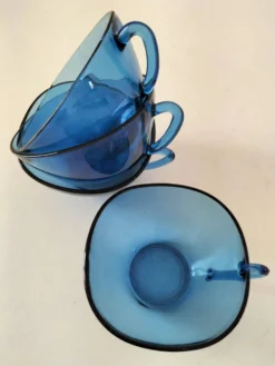 4 tasses Vereco en verre bleu – Années 1970