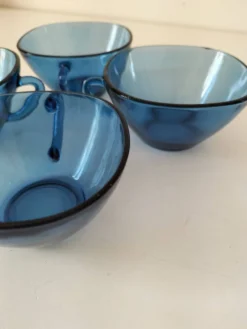 4 tasses Vereco en verre bleu – Années 1970