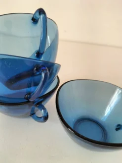 4 tasses Vereco en verre bleu – Années 1970
