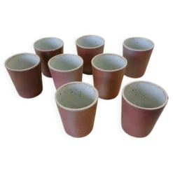 8 tasses / verres anciens en grès vernisse