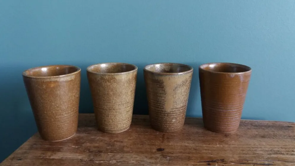 Tasses verres gobelets Digoin en grès émaillé