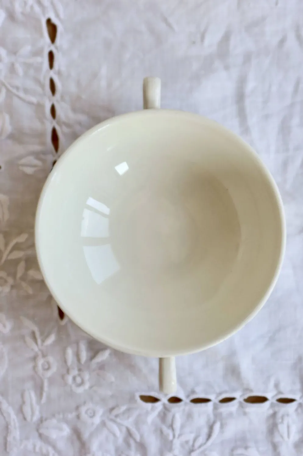 Tasse vintage double anses – Royal Tudor “Bouquet” bleu