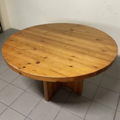 Tavolo da pranzo rotondo in larice anni '70