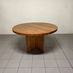 Tavolo da pranzo rotondo in larice anni '70