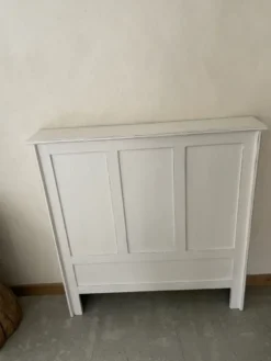 Tete de lit blanche