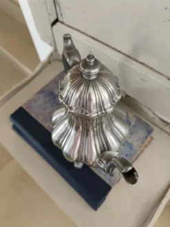 Théière ancienne