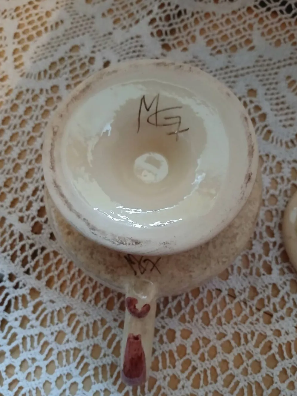 Théière ancienne signée