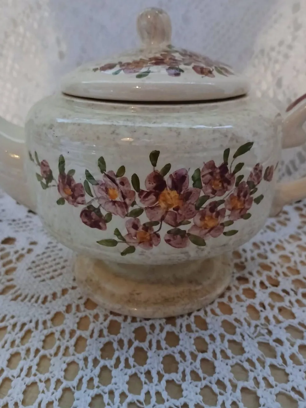 Théière ancienne signée