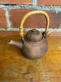 Théière ancienne terre cuite + anse en bambou style japonais vintage