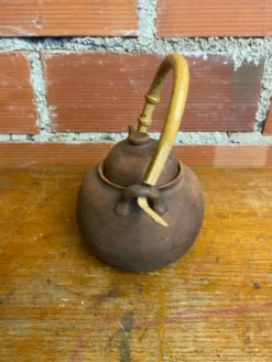 Théière ancienne terre cuite + anse en bambou style japonais vintage