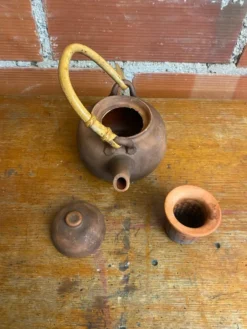 Théière ancienne terre cuite + anse en bambou style japonais vintage