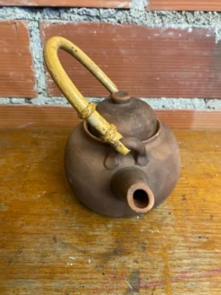 Théière ancienne terre cuite + anse en bambou style japonais vintage